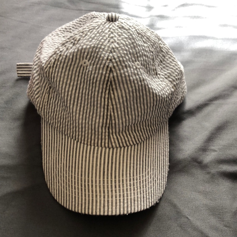 Stripe cap